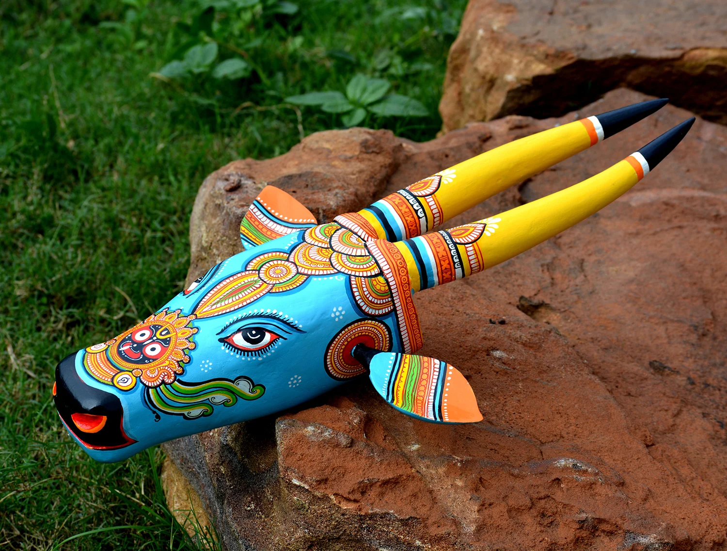Wooden pattachitra motif Jagannath cow head - Image 2