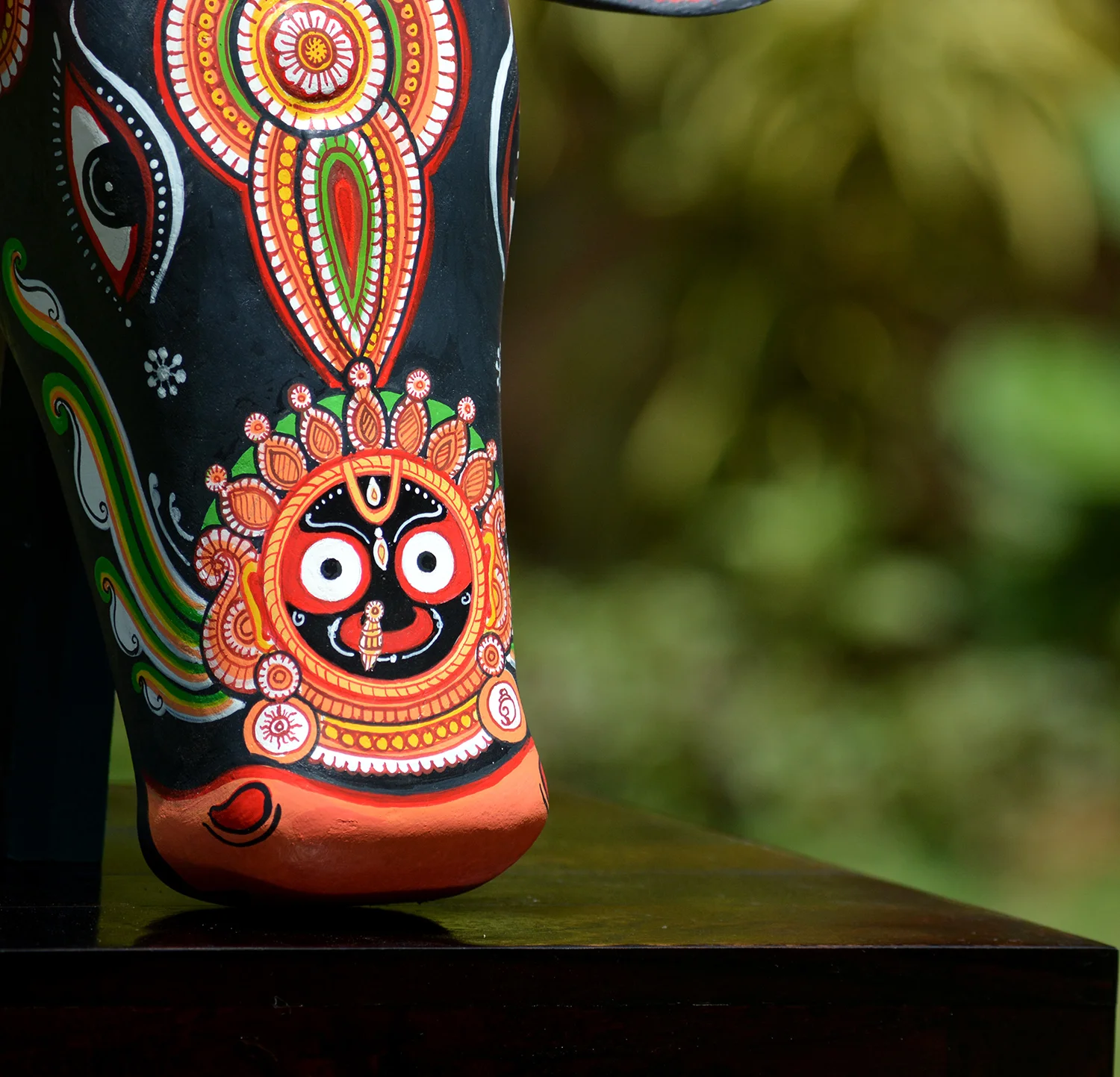 Wooden pattachitra motif Jagannath ji cow head - Image 3