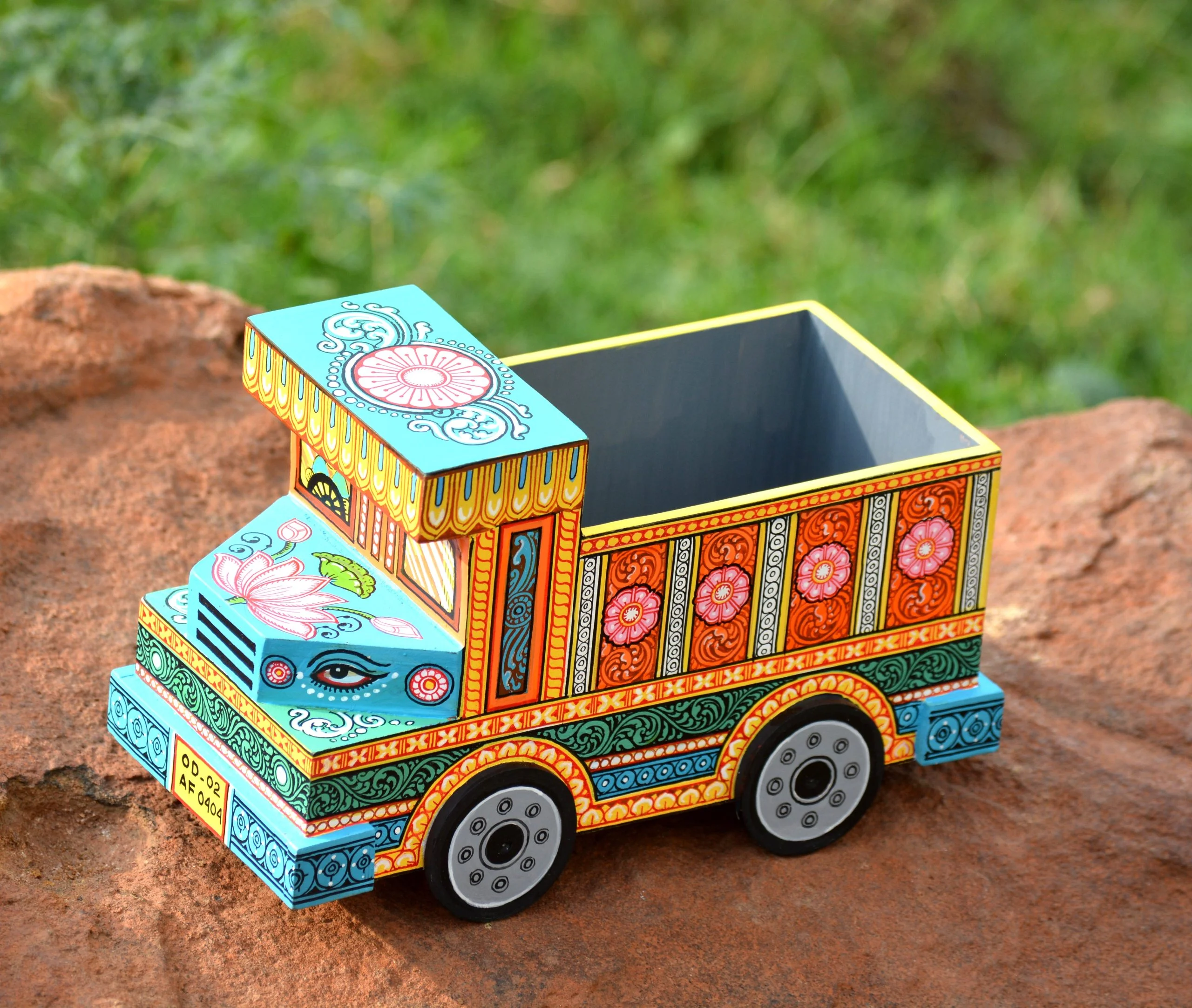 Wooden handpainted pattachitra motif  decorative truck - Image 3