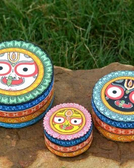 Hand painted pattachitra  motif tini thakura paper mache jewelry box