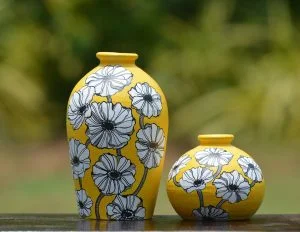 Terracotta flower motif duo vases(yellow)