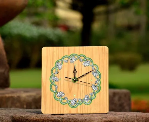 Wooden Round Flower Clock