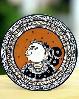 Brown Sakhi Wallplate