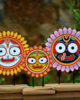 Jai Jagannath trio flower motif showpiece
