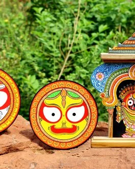 Jai Jagannath trio statue